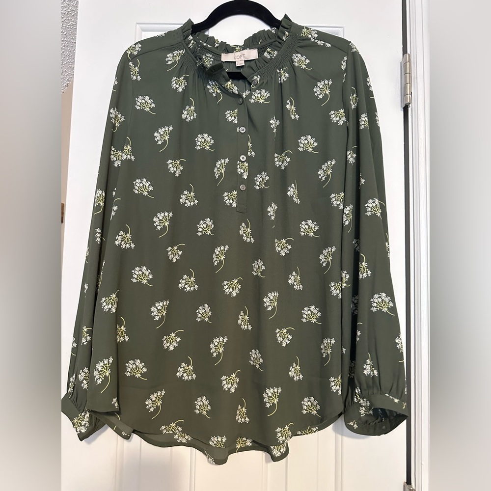NWT Loft Green Dainty Floral Long Sleeve Blouse